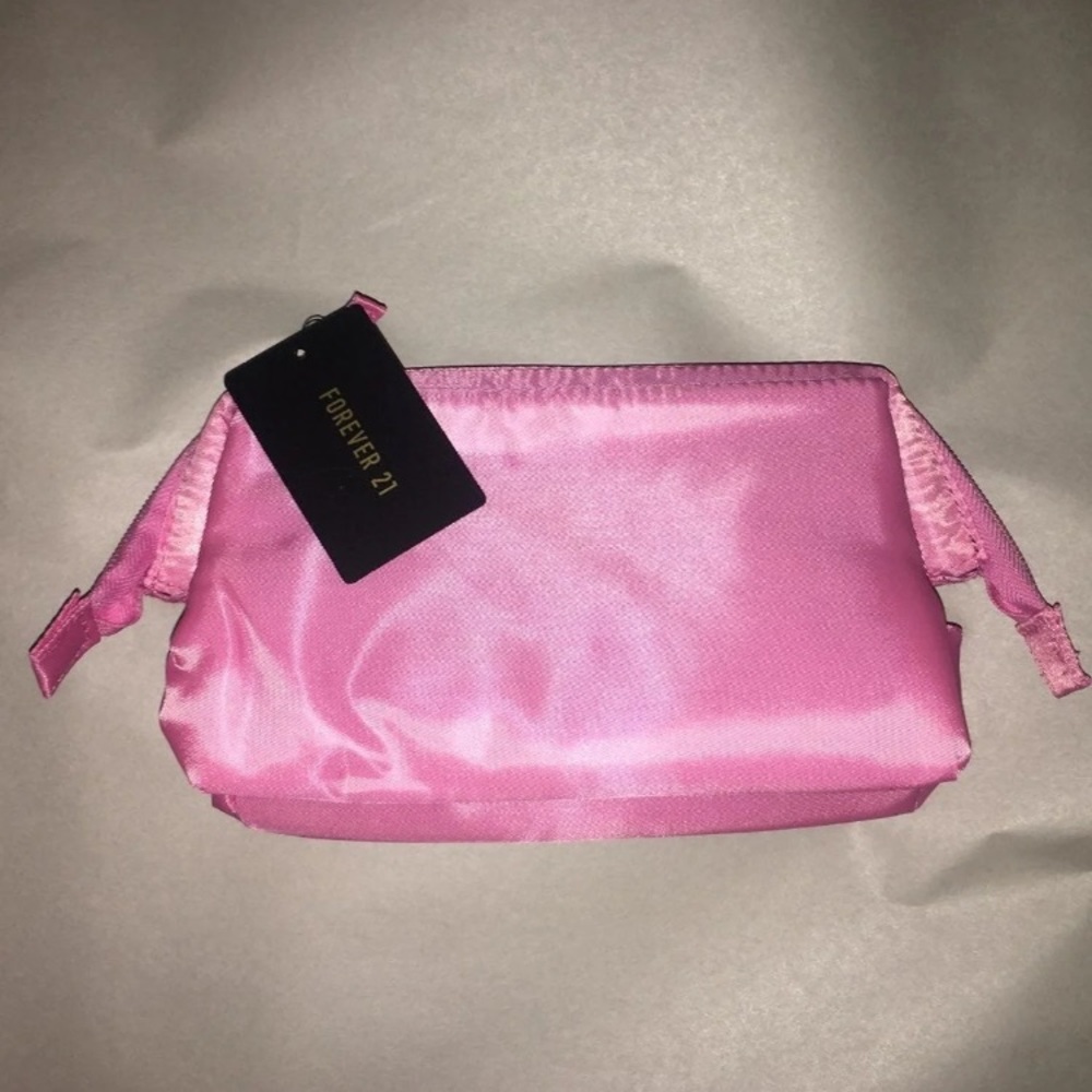 Forever 21 cosmetic travel bag
